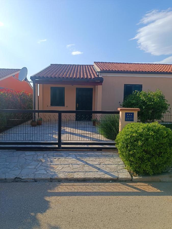 Apartment Leonarda Medulin Exterior foto